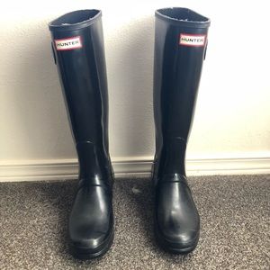 Women’s black Hunter rain boots size 9